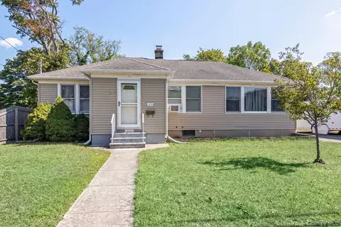 1333 Richland Blvd, Bay Shore, NY 11706