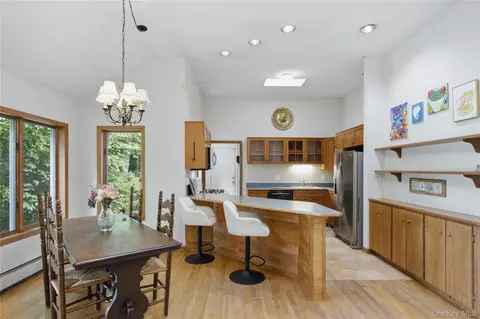 Dining - 4 Loggers Ct, Kent, NY 10512 photo 1 of 1