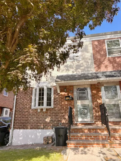 5835 155th St, Flushing, NY 11355