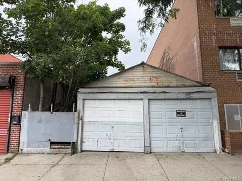 2407 Halsey St, New York, NY 10461