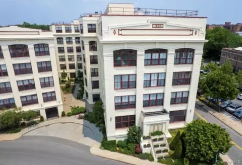 1 Scarsdale Rd #204, Eastchester, NY 10707