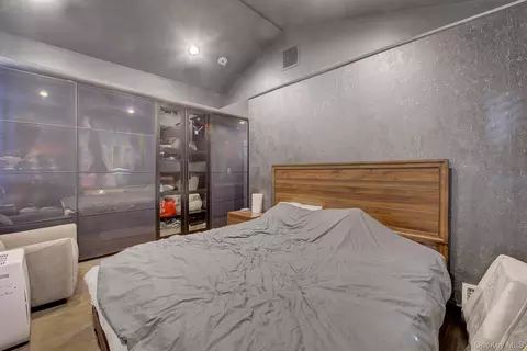 Bedroom - 4 Seneca Dr, Commack, NY 11725 photo 2 of 4