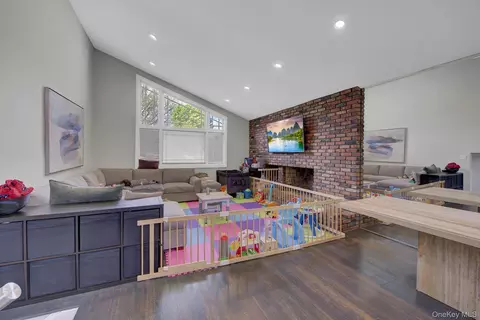Other - 4 Seneca Dr, Commack, NY 11725 photo 1 of 4