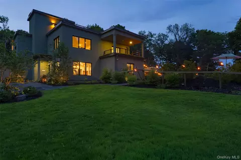Exterior - 215 Smith Rd, Poughkeepsie, NY 12603 photo 10 of 23