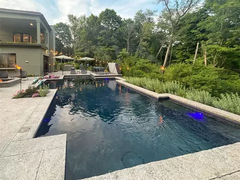 Exterior - 215 Smith Rd, Poughkeepsie, NY 12603 photo 20 of 23