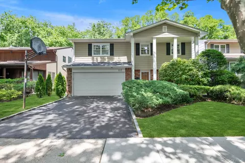 117 Soundview Dr, North Hempstead, NY 11050