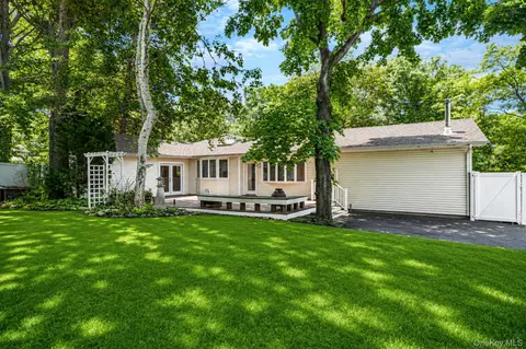 Other - 61 Ledgewood Dr, Smithtown, NY 11787 photo 6 of 6