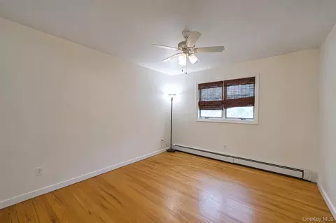 Bedroom - 61 Ledgewood Dr, Smithtown, NY 11787 photo 4 of 6