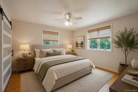 Bedroom - 61 Ledgewood Dr, Smithtown, NY 11787 photo 2 of 6