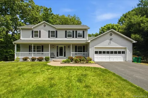 5 Blue Jay Blvd, East Fishkill, NY 12533