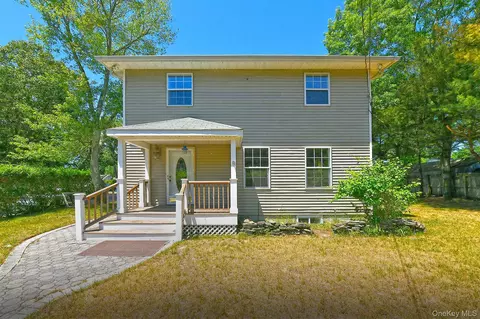 208 Lake Dr, Patchogue, NY 11772
