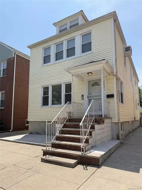 2041 Colonial Ave, New York, NY 10461