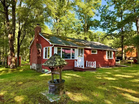 148 Lakeview Drive Rd, Highland, NY 12743