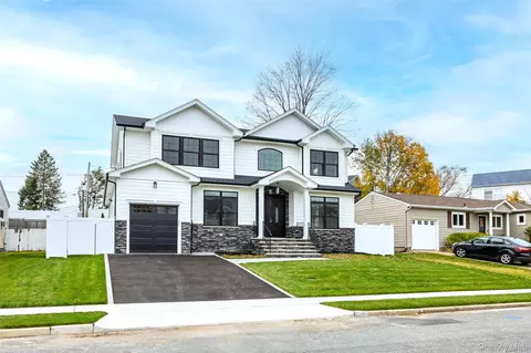 Exterior - 21 Devon Rd, Bethpage, NY 11714 photo 3 of 3
