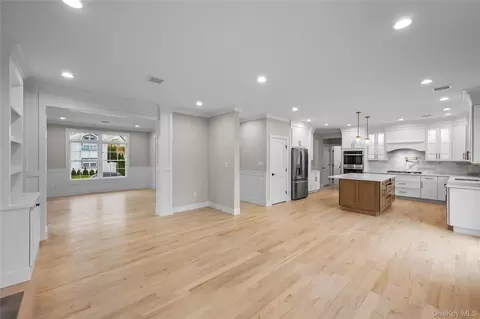 Living - 21 Devon Rd, Bethpage, NY 11714 photo 3 of 8