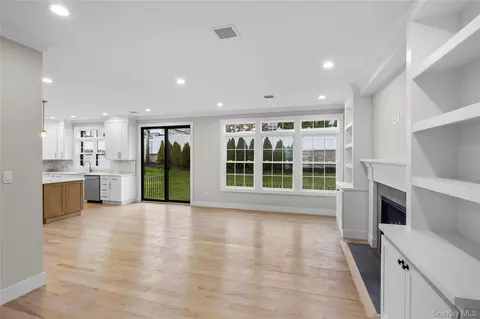 Living - 21 Devon Rd, Bethpage, NY 11714 photo 7 of 8