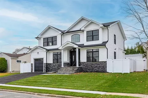 Exterior - 21 Devon Rd, Bethpage, NY 11714 photo 2 of 3
