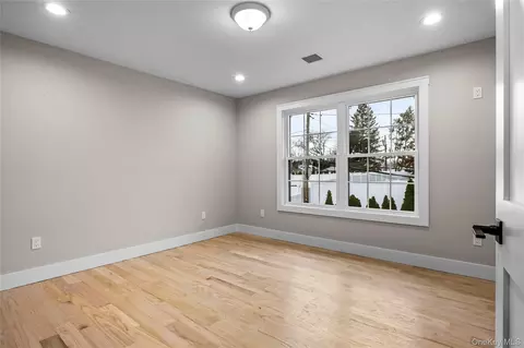 Bedroom - 21 Devon Rd, Bethpage, NY 11714 photo 3 of 8