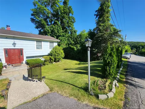 9 Westview Ave, North Salem, NY 10560