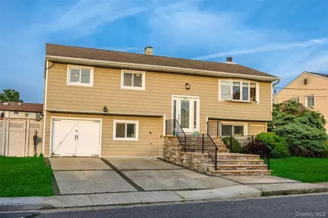 519 Nassau Ave, Freeport, NY 11520
