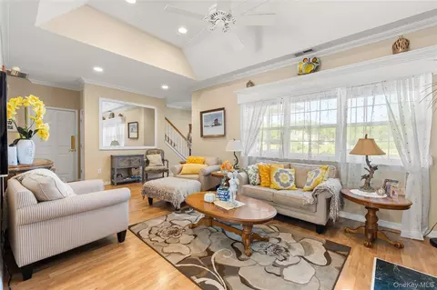 Living - 2803 Pebble Beach Path, Riverhead, NY 11901 photo 2 of 3