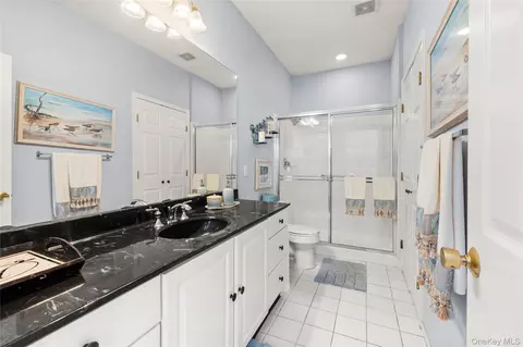 Bath - 2803 Pebble Beach Path, Riverhead, NY 11901 photo 2 of 3