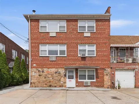 61-26 164 St, New York, NY 11365