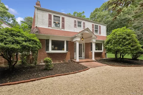 7 Upper Devon Rd, Port Jefferson, NY 11777