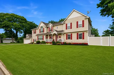 303 N Westchester Ave N, West Babylon, NY 11704
