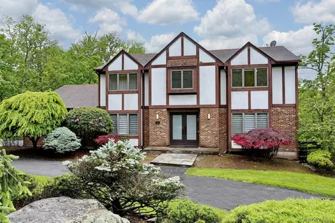 3 Larissa Ct, Ramapo, NY 10952