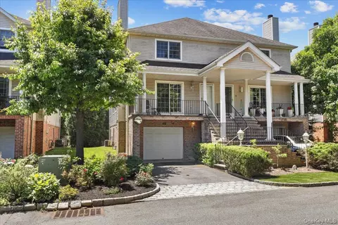120 Woodruff Ave, Scarsdale, NY 10583