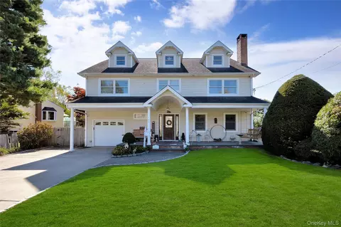 142 Cedar St, Amityville, NY 11701