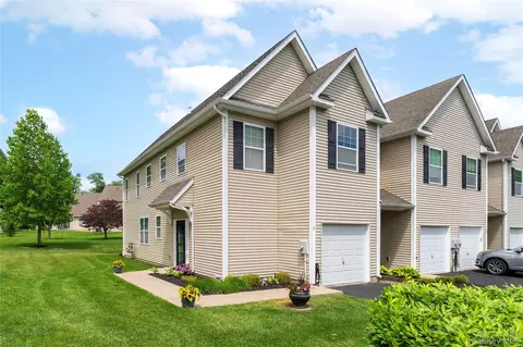 1 Halley Ct, Poughkeepsie, NY 12601