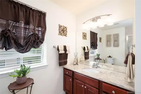 Bath - 1 Halley Ct, Poughkeepsie, NY 12601 photo 2 of 3