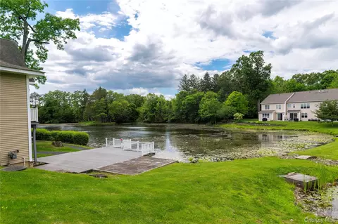 View/Area - 1 Halley Ct, Poughkeepsie, NY 12601 photo 1 of 8