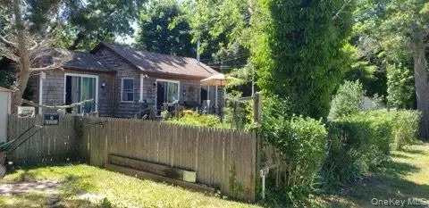 25 Cedar Ave, Southampton, NY 11968