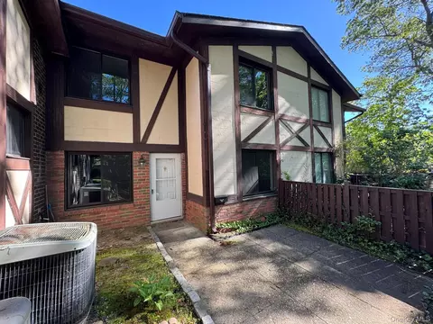 233 Sagamore Hills Dr, Port Jefferson Station, NY 11776