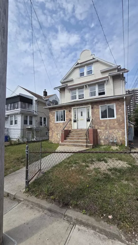 329 Beach 29th St, Far Rockaway, NY 11691