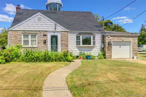 58 Weberfield Ave, Freeport, NY 11520