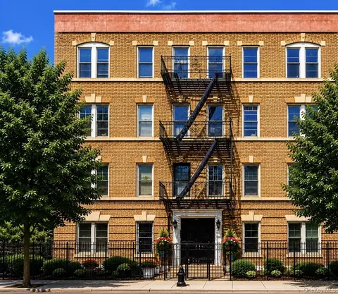 605 41st St #E, Brooklyn, NY 11232