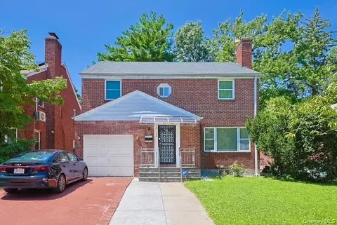 3318 164th St, Flushing, NY 11358
