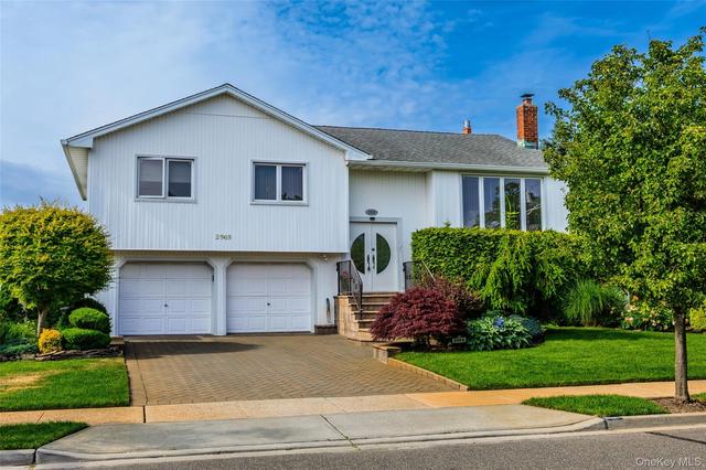 2969 Hampton Ct, Wantagh, NY 11793