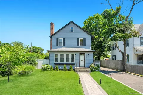 105 Maple Ave, Patchogue, NY 11772 photo 17