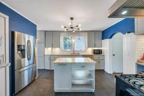 105 Maple Ave, Patchogue, NY 11772 photo 8