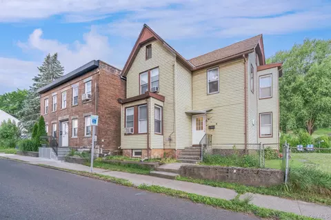 19 W Union St, Kingston, NY 12401
