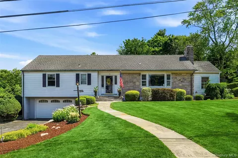 42 Upland St, Port Chester, NY 10573