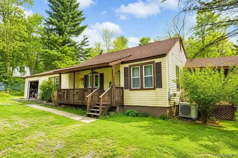 565 Cold Spring Rd, Thompson, NY 12701