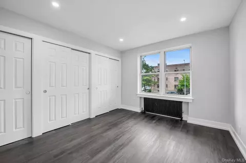 Bedroom - 78-06 Main St #2L, Flushing, NY 11367 photo 1 of 2