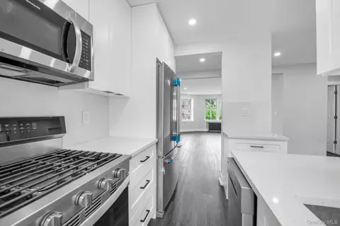 Entry Way - 78-06 Main St #2L, Flushing, NY 11367 photo 1 of 1