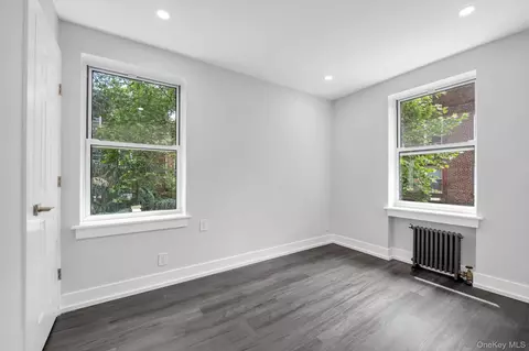 Bedroom - 78-06 Main St #2L, Flushing, NY 11367 photo 2 of 2